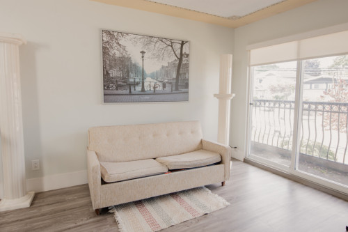 Stunning Cozy House w/ Terrace near Byrne Creek Ravine Park Home