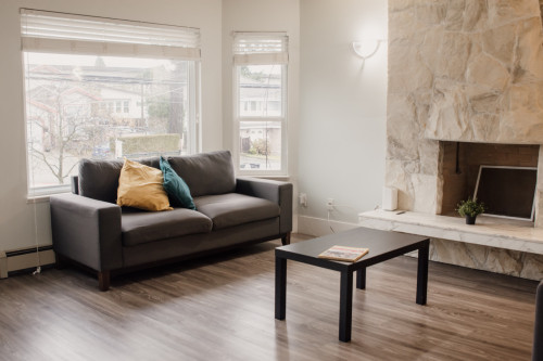 Stunning Cozy House w/ Terrace near Byrne Creek Ravine Park Home