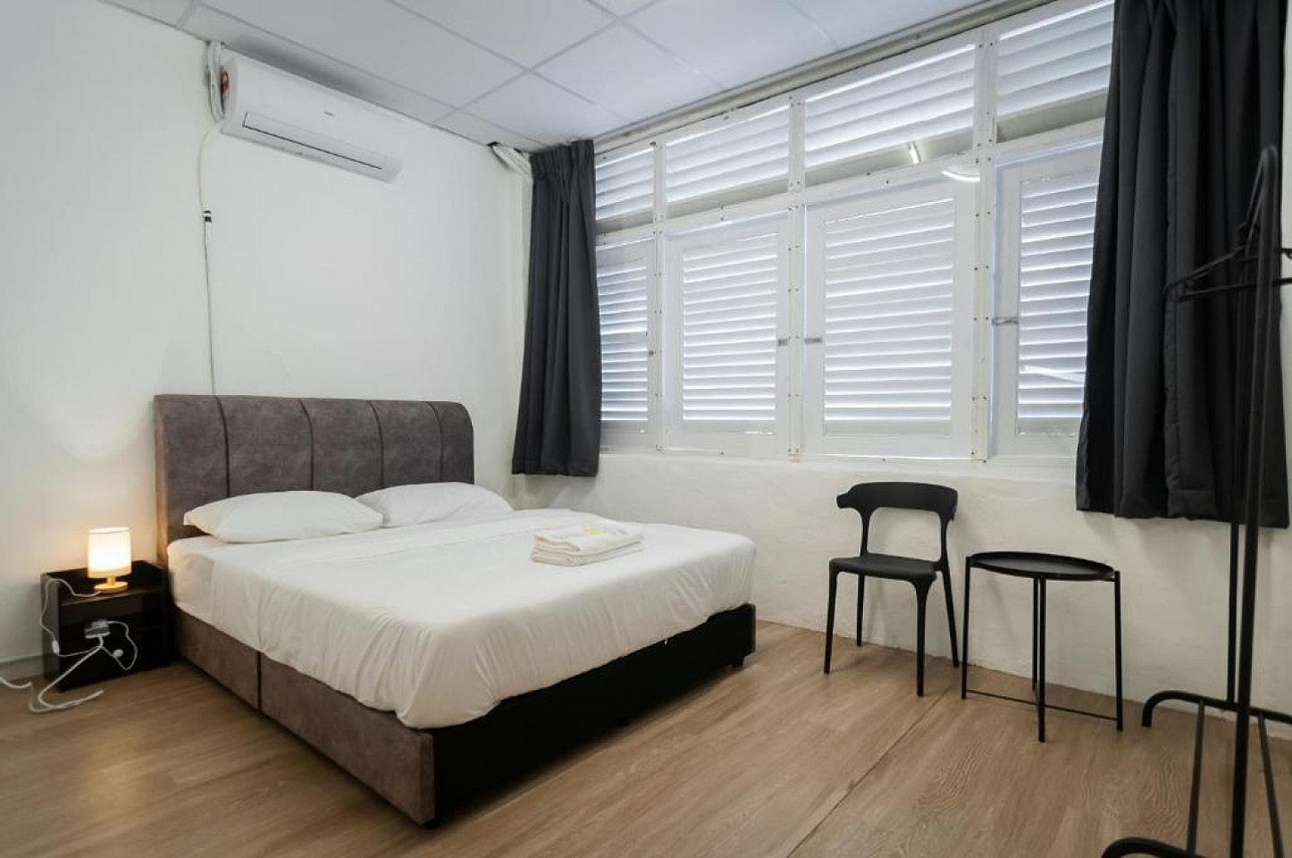  Private Queen Room With Shared Bathroom  -  George Town  - Gallery -  1