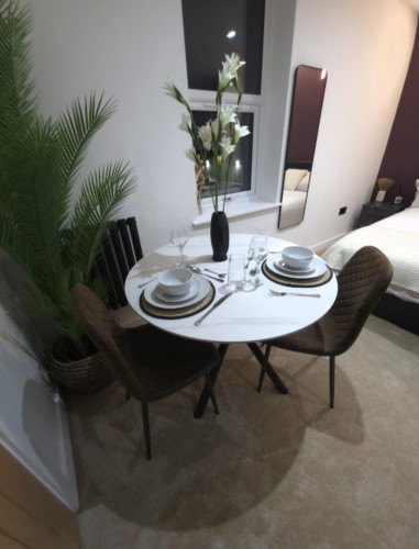 Luxury Studio and En-Suite Living in Prime Darlington Location  - Gallery -  5