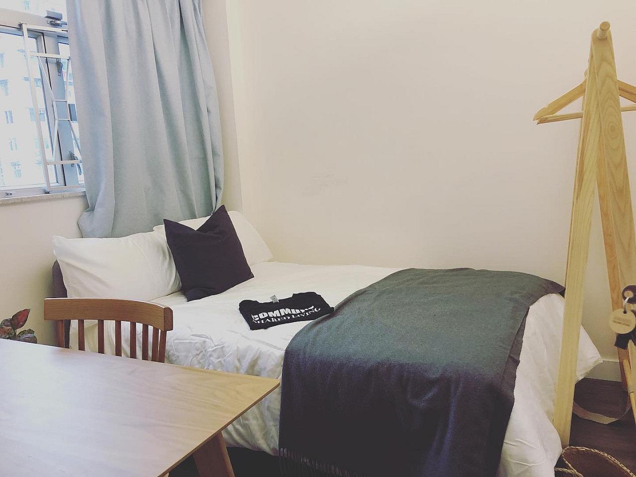  Single Deluxe  -  Vibrant Queen's Road West Coliving: Cowork, Connect & Thrive Apartment  - Gallery -  1