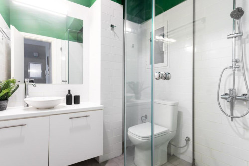 Modern 1 bedroom apartment near Rouf train station