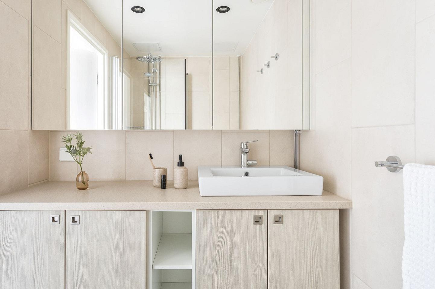  Spacious Studio  -  Stylish Coliving in Historic Katajanokka with Sea Views and Community Events  - Gallery -  3