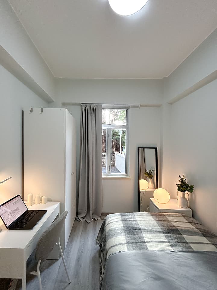  17.1  -  Modern Urban Coliving in the Heart of Sai Ying Pun Apartment  - Gallery -  1