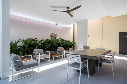 NorthWest 5th Residence - Gallery - 23