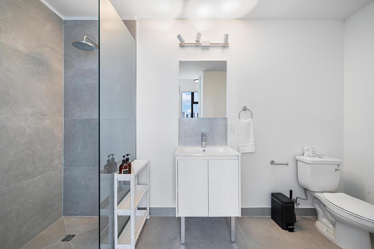 22- Private Room In A 3-3 Apartment - Modern Co-Living Community in Vibrant Little Havana, Miami - Gallery - 4