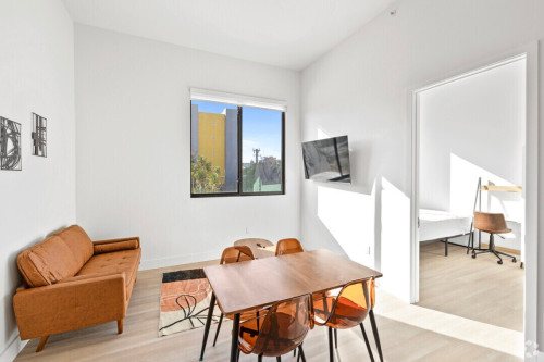 NorthWest 7th Home - Gallery - 15