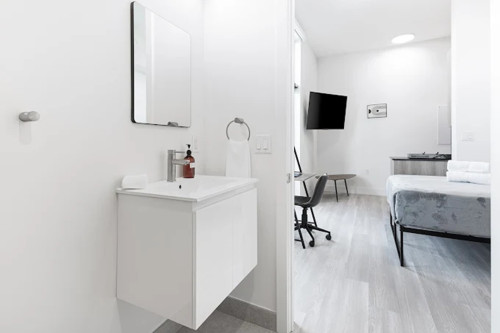 NorthWest 7th Home - Gallery - 9