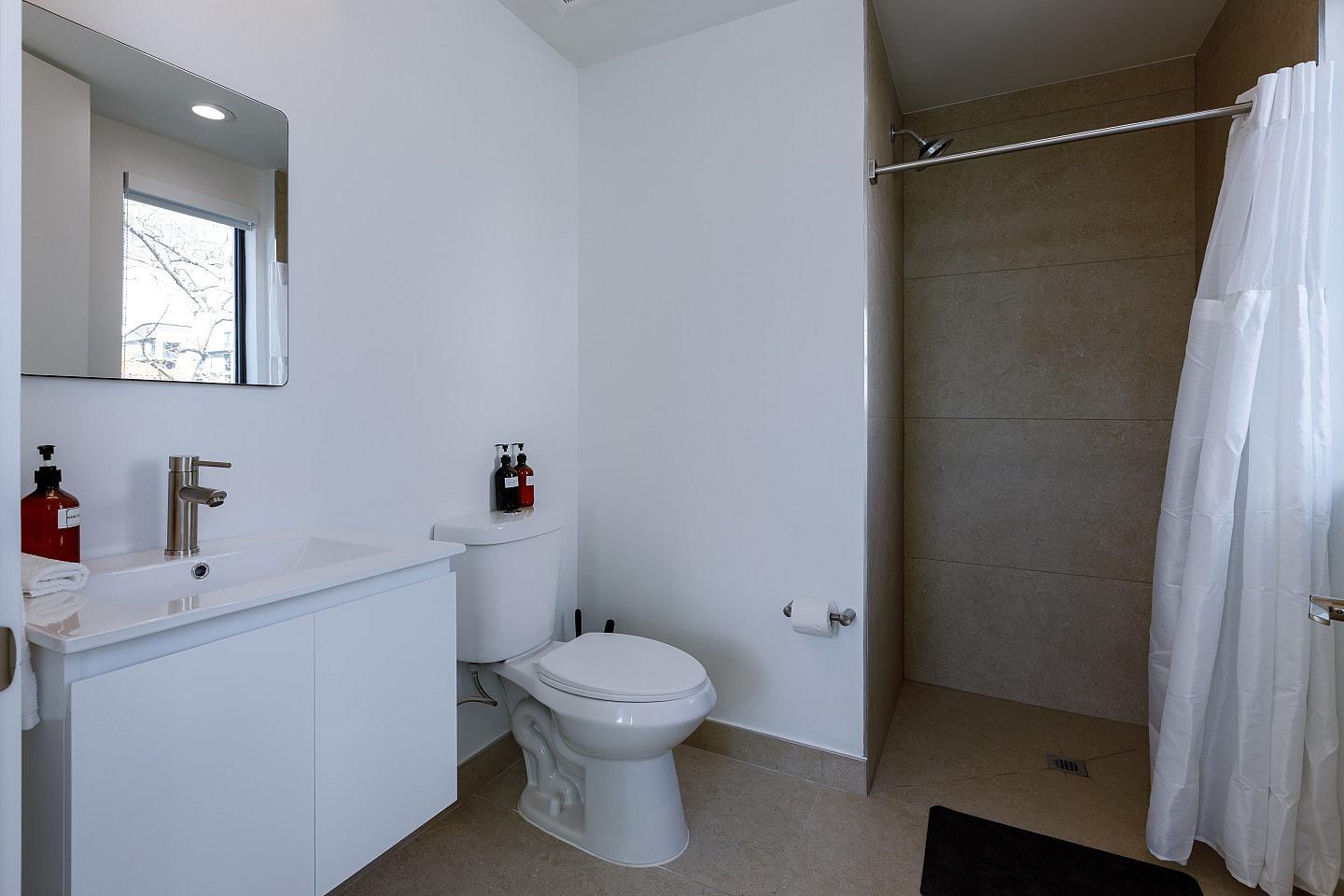 24A- Private Room In A 2-2 Apartment - Modern Co-Living Oasis in Little Havana with Private Rooms & Flexibility - Gallery - 3