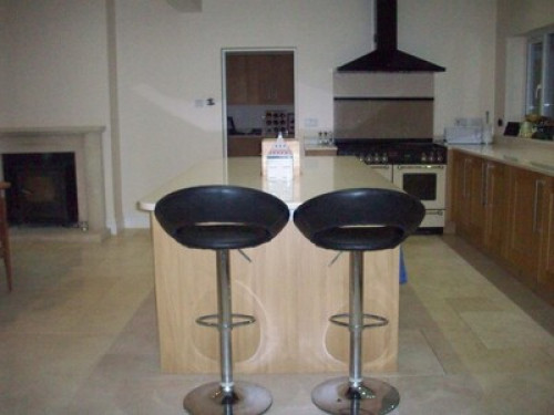 Large room, en-suite near Reading