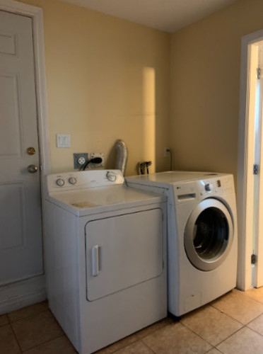 Lovely Comfortable House near Humm Park Home