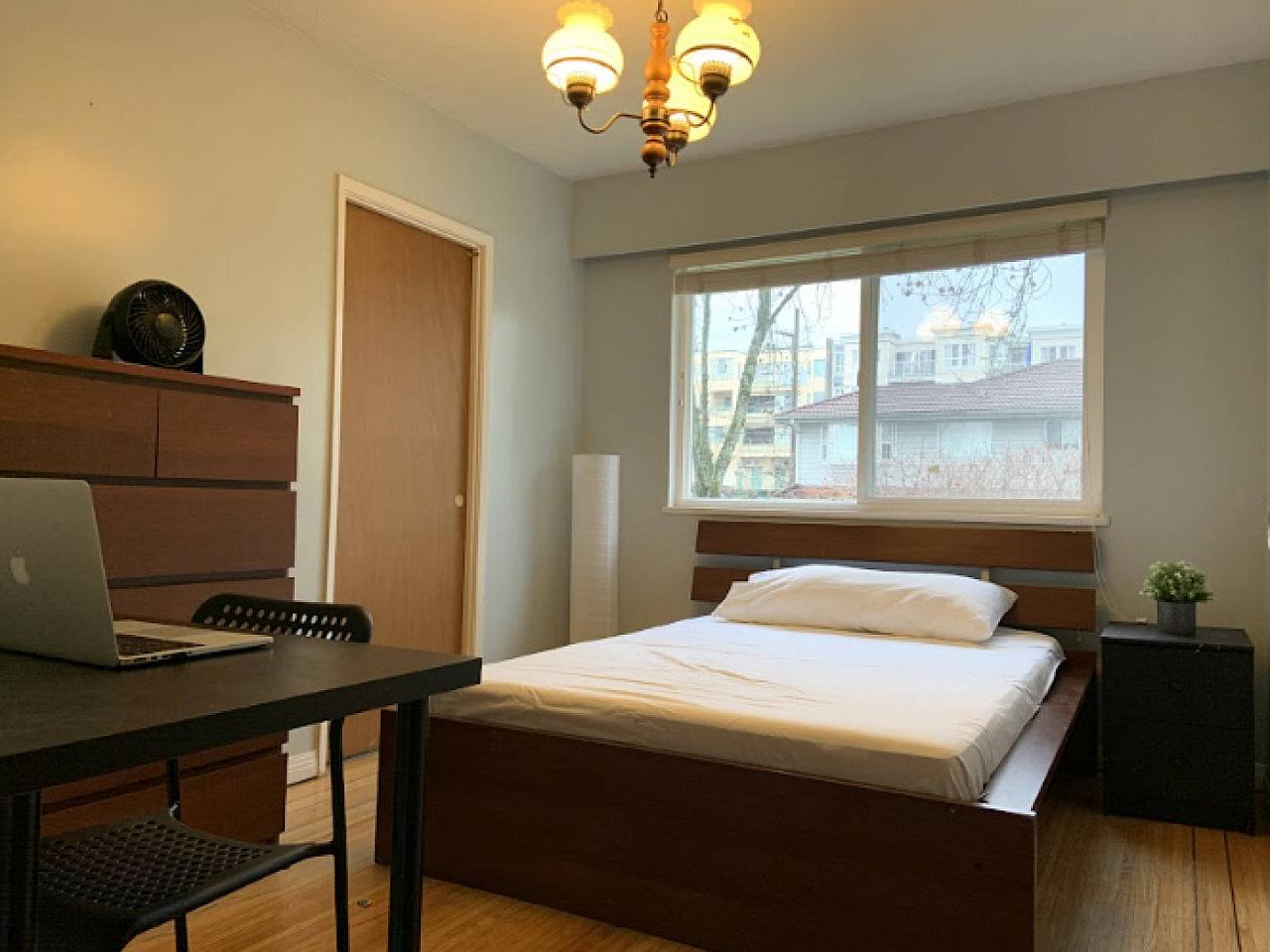 Private Kamloops Room - Lovely Comfortable House near Humm Park Home - Gallery - 1