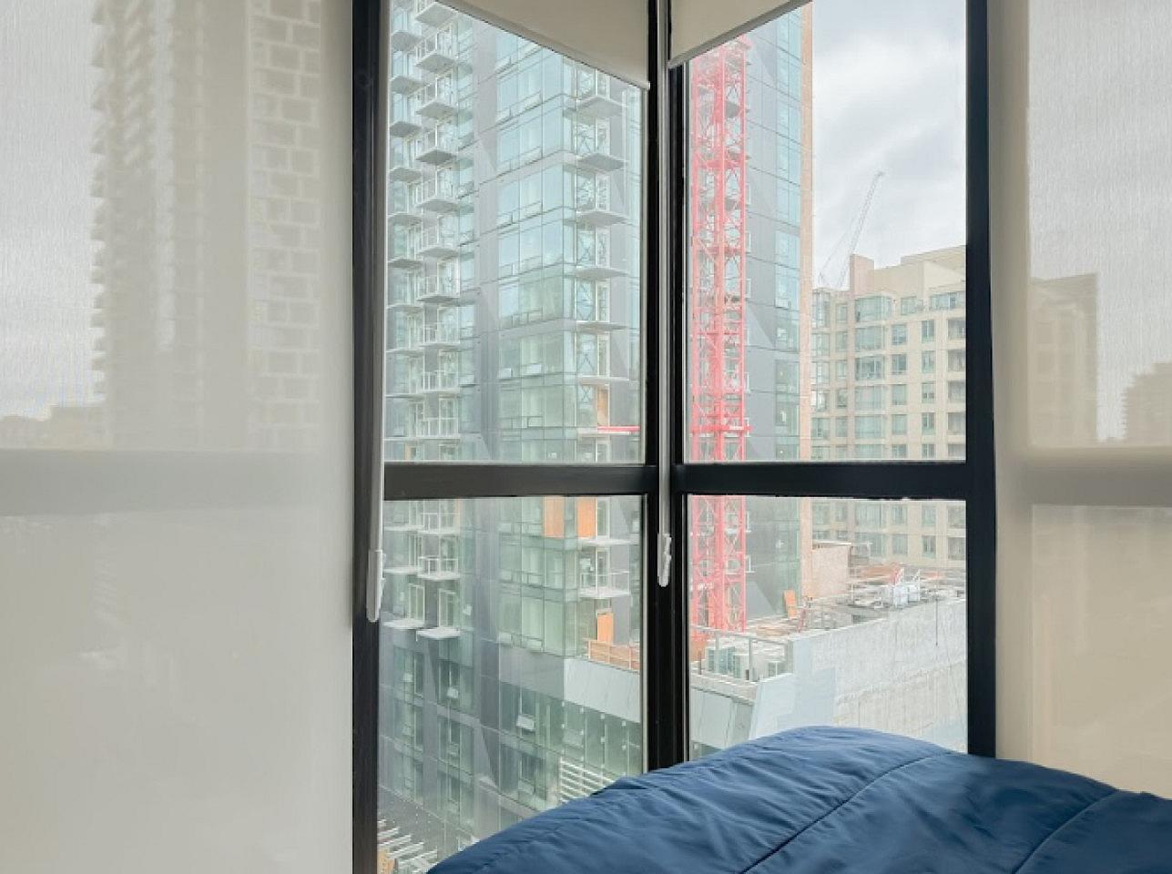 Private Flex Room - Unit 1024 - Burrard - Lovely Comfortable Apt. near Emery Barnes Park Home - Gallery - 4