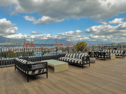 Magnificient Stunning Building w/ Gym + Rooftop near Nester Market and Spray Park Home