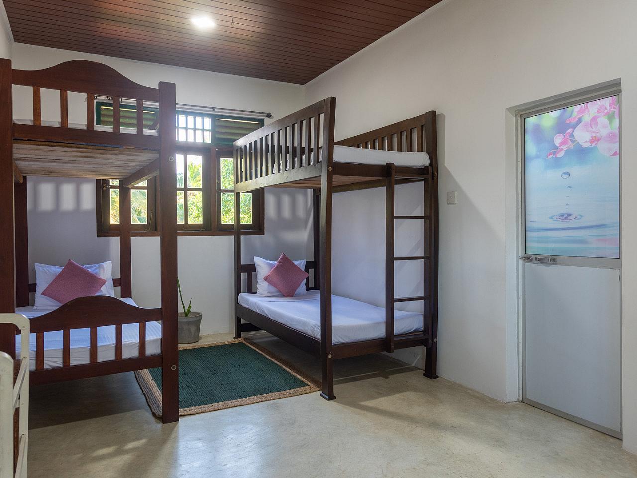 Bed In A 4-Bed Mixed Gender Room - 2