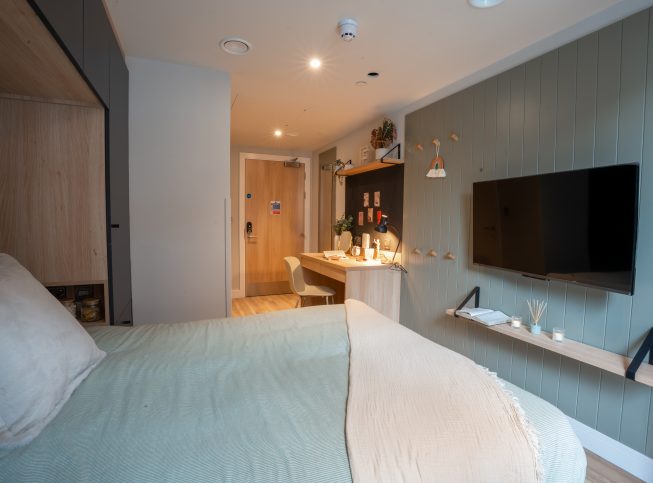  Classic Ensuite - Standard Floors  -  Brent Cross Town  - Gallery -  1