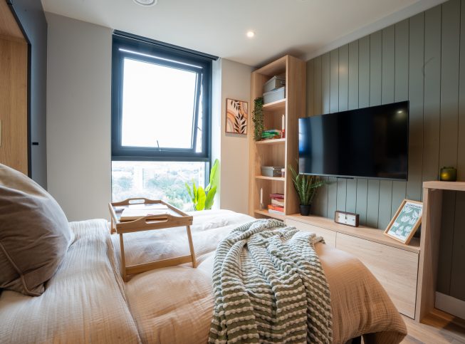 Classic Ensuite - Standard Floors - Brent Cross Town - Gallery - 5