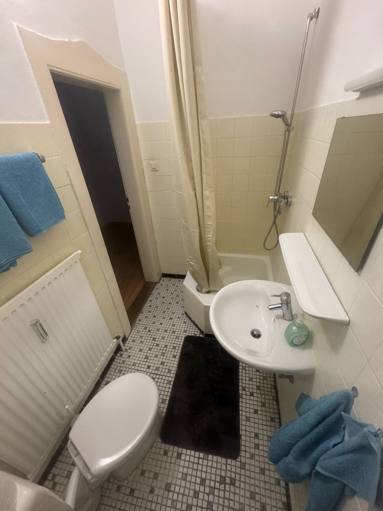  1 Nice Room In Shared Flat For 4 People 25sqm Furnished, Bright And Cosy  -  1 Nice room in shared flat for 4 people 25sqm furnished, bright and cosy  - Gallery -  3