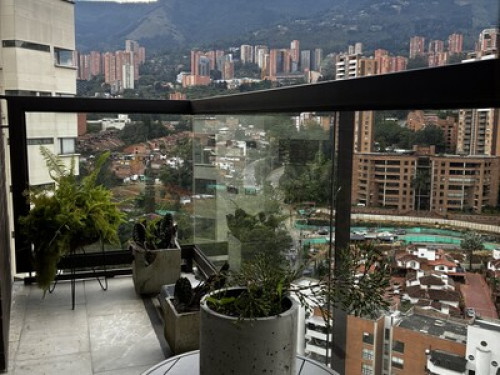 PENTHOUSE LIVING