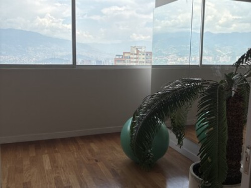 PENTHOUSE LIVING - Gallery - 14