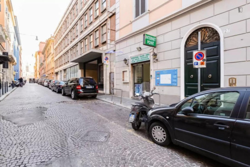 Charming 1-bedroom flat near the Piazza della Repubblica