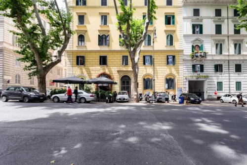 Delightful 2-bedroom flat in charming residential area close to Roma Termini train station