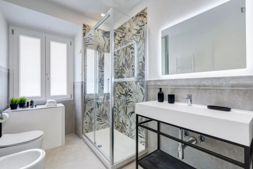 Spacious 3-bedroom flat next to the Ottaviano metro station