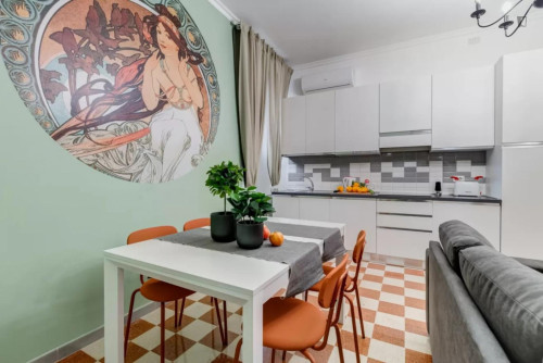 Charming 2-bedroom flat near Roma Tuscolana train station