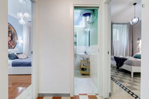 Charming 2-bedroom flat near Roma Tuscolana train station