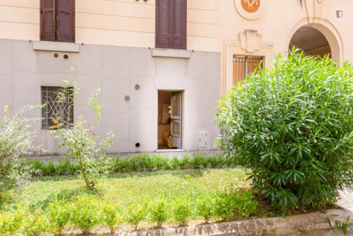 Lovely 1-bedroom flat close to the Roma Tuscolana train station