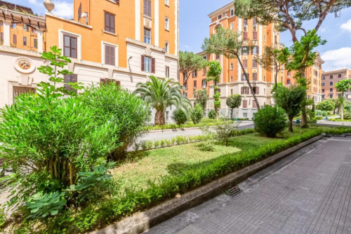 Lovely 1-bedroom flat close to the Roma Tuscolana train station
