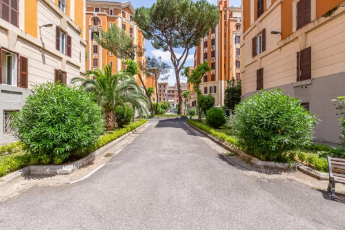 Lovely 1-bedroom flat close to the Roma Tuscolana train station