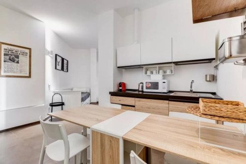 Nice studio close to the Roma S.Pietro train station