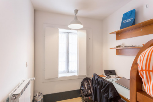 Bright single bedroom near Universidade Fernando Pessoa