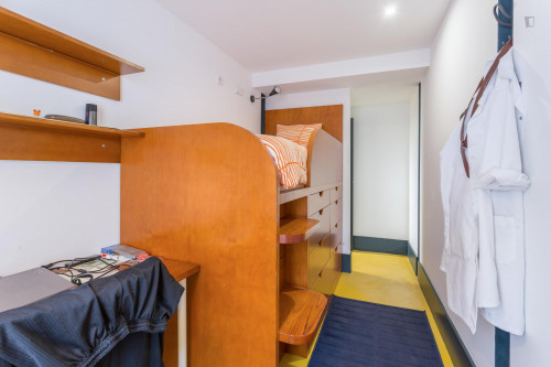 Bright single bedroom near Universidade Fernando Pessoa