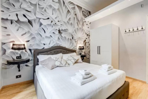 Elegant 2-bedroom flat next to the Ottaviano metro station