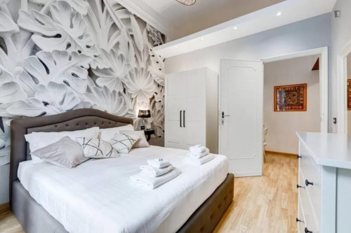 Elegant 2-bedroom flat next to the Ottaviano metro station