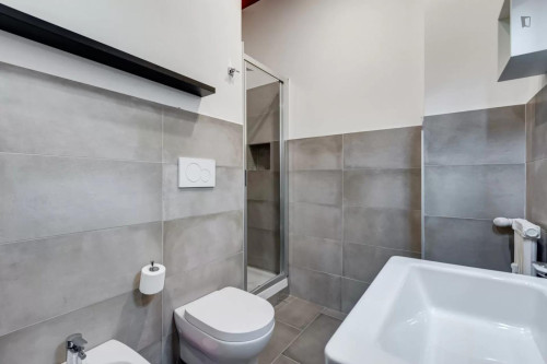 Bright and colourful 3-bedroom flat close to the Roma Ostiense station