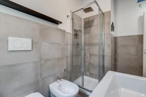 Bright and colourful 3-bedroom flat close to the Roma Ostiense station