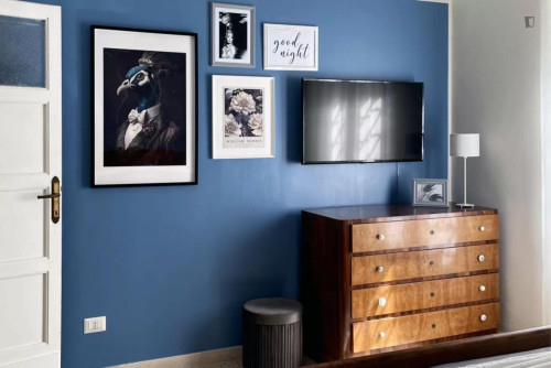 Modern 2-bedroom flat near the famous Piazza Mazzini