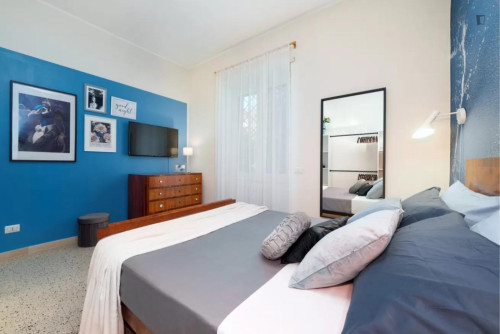 Modern 2-bedroom flat near the famous Piazza Mazzini