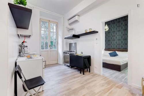 Splendid 1-bedroom apartment in Esquilino