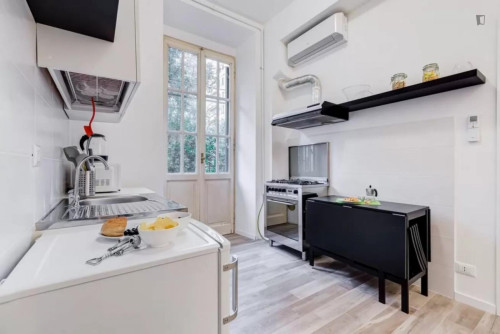 Splendid 1-bedroom apartment in Esquilino