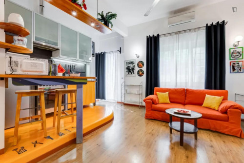 Hip 1-bedroom flat for 4 people near the Malatesta metro station