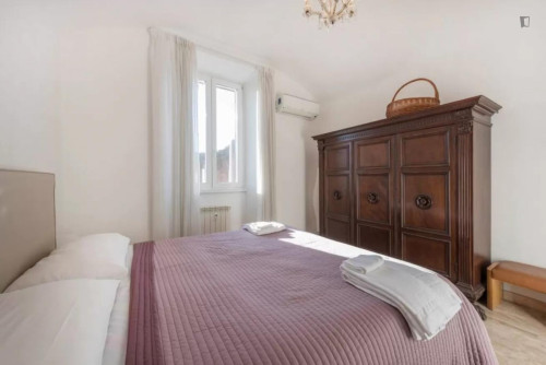 Spacious 2-bedroom flat in picturesque San Lorenzo district