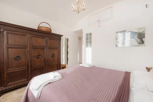 Spacious 2-bedroom flat in picturesque San Lorenzo district