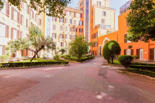 Cool 2-bedroom apartment in the Tuscolano area