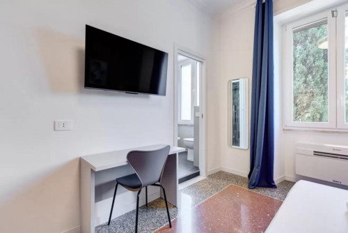 Trendy 2-bedroom flat near Villa Mazzanti