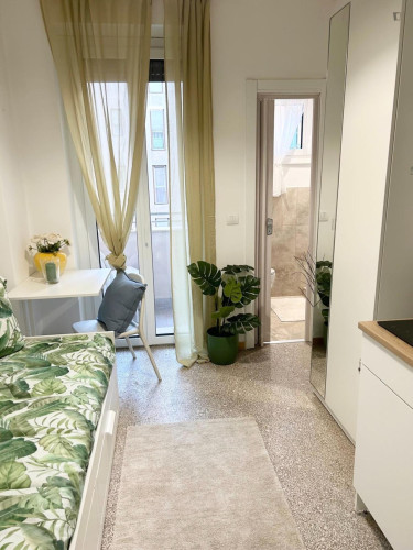 Homely double ensuite bedroom with kitchenette, in Solari-Tortona