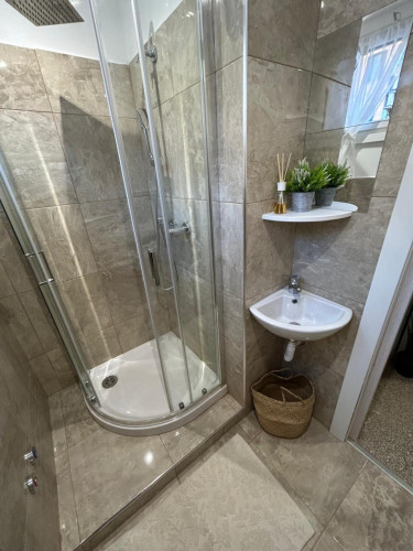 Homely double ensuite bedroom with kitchenette, in Solari-Tortona